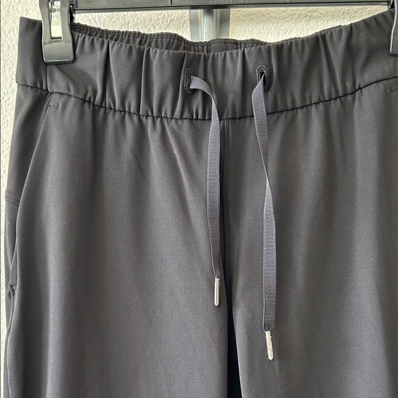 Lululemon Athletica Black On the Fly Pant size 4 - Picture 3 of 6